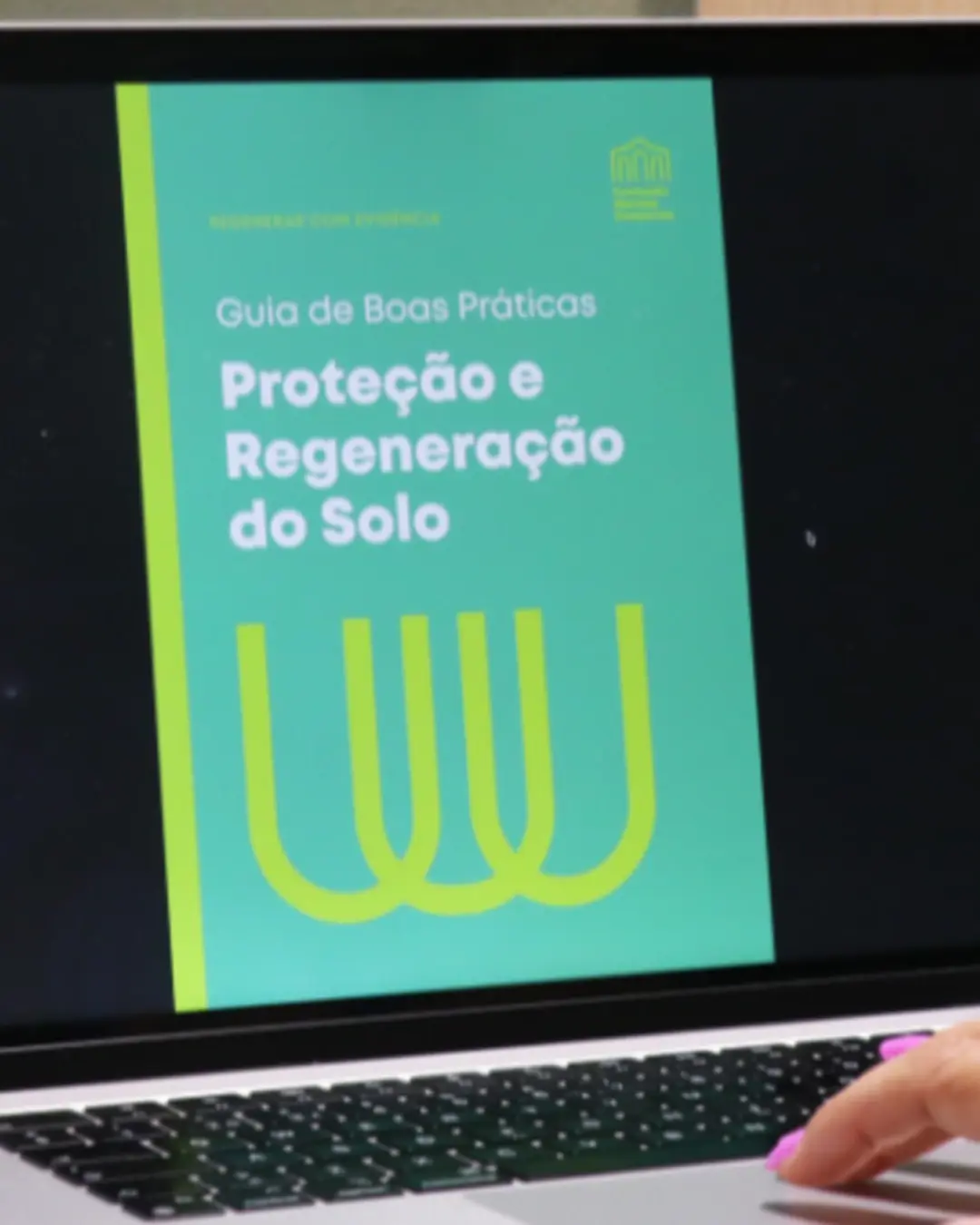Fundação Mendes Gonçalves lança guia para promover práticas de proteção e regeneração dos solos